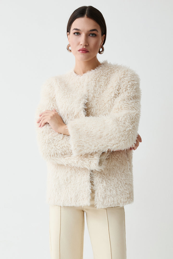 Pia Coat White