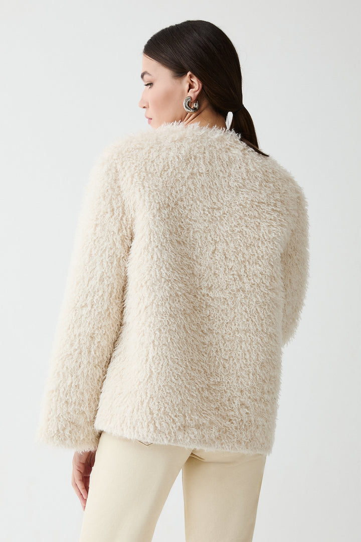 Pia Coat White