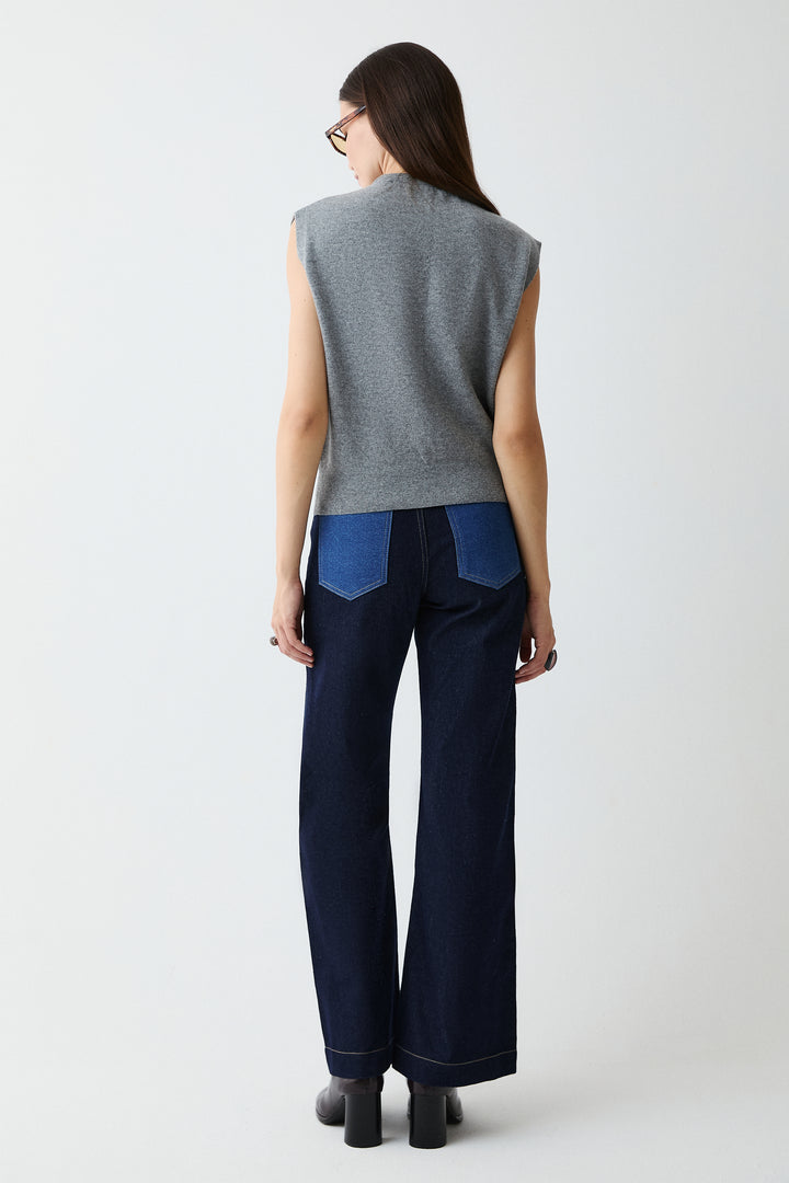 Clara Vest Grey
